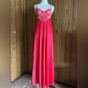 Stunning Vintage Vanity Fair Nightgown